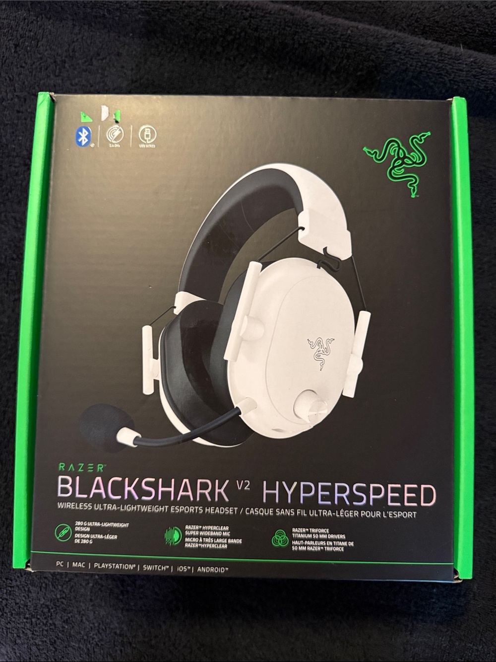Razer BlackShark V2 Hyperspeed Wireless Headset - White and Black